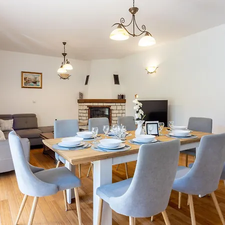 Lukata By Interhome * Drivenik