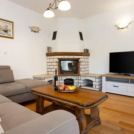 Lukata By Interhome *