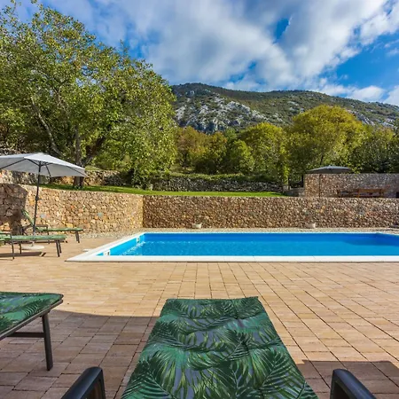 Lukata By Interhome Drivenik