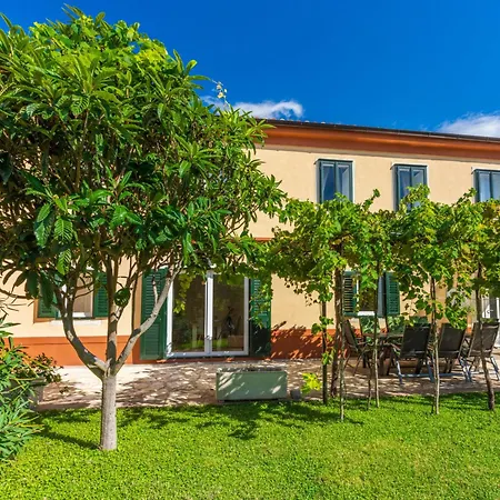 Lukata By Interhome Vakantiehuis Drivenik