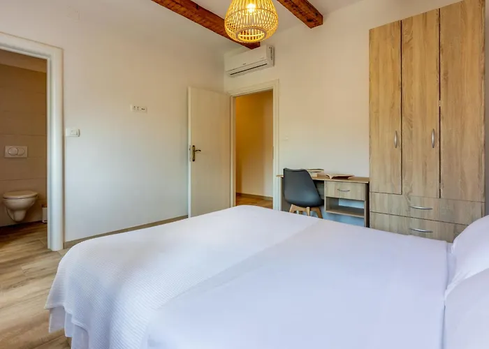 Lukata By Interhome בית נופש Drivenik