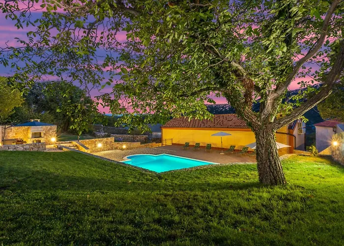 בית נופש Lukata By Interhome Drivenik