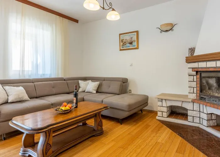 בית נופש Lukata By Interhome *