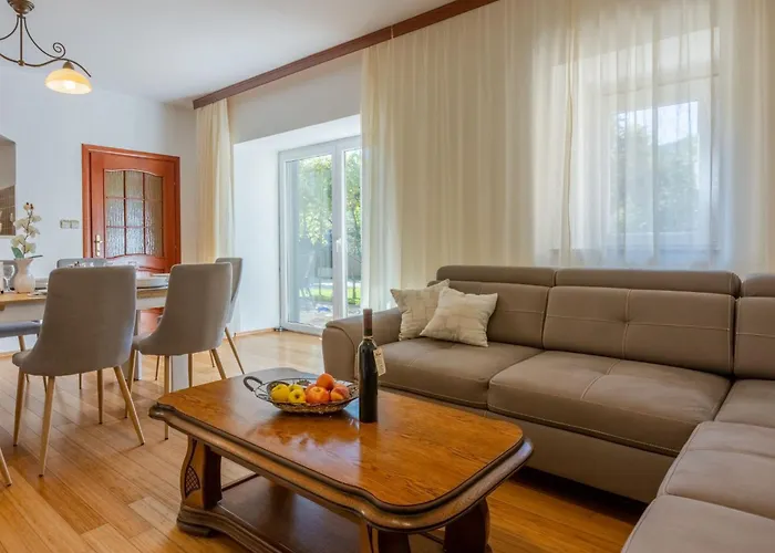 Lukata By Interhome בית נופש