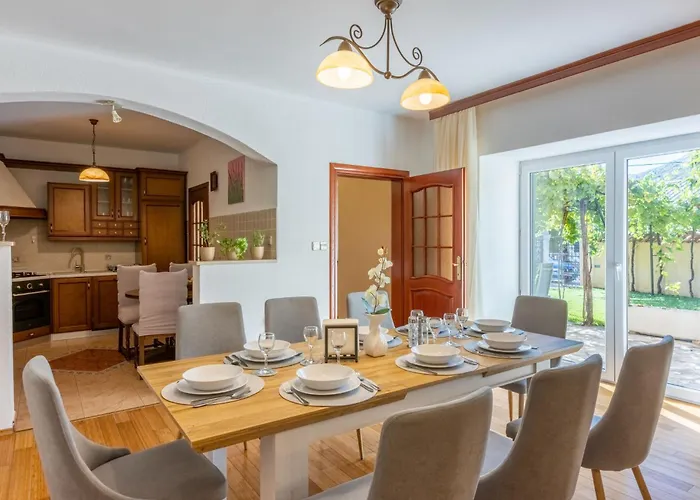 בית נופש Lukata By Interhome *
